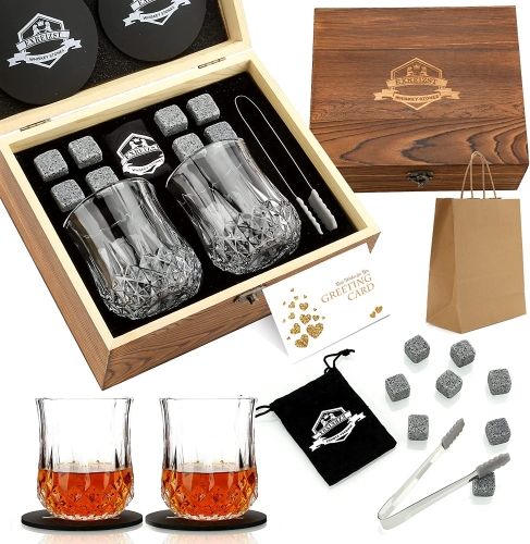 Uitgebreid whisky pakket met een luxe houten doos, glazen, koelstenen, onderzetters en een tang. van Amazon.nl
