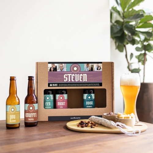 Bierpakket met 5 bieren en gepersonaliseerd etiket en Doos met foto en tekst