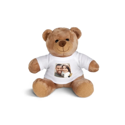 Knuffelbeer met T-shirt aan die je kan personaliseren met je eigen foto. van yoursurprise.nl